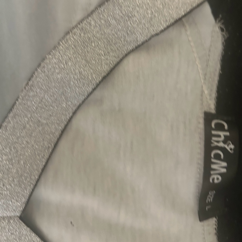 Ladies top - Picture 2 of 3